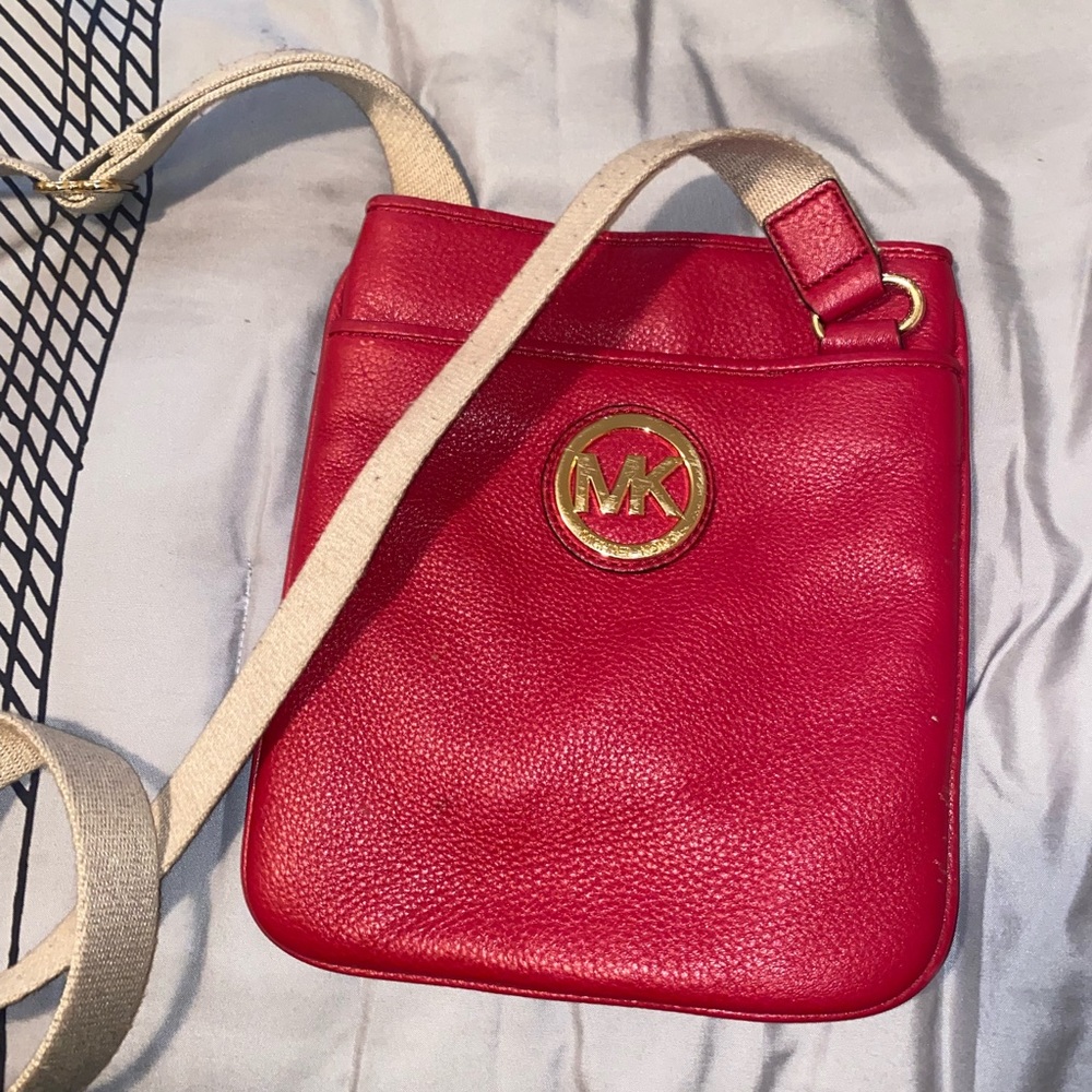 MICHAEL KORS CROSSBODY-RED